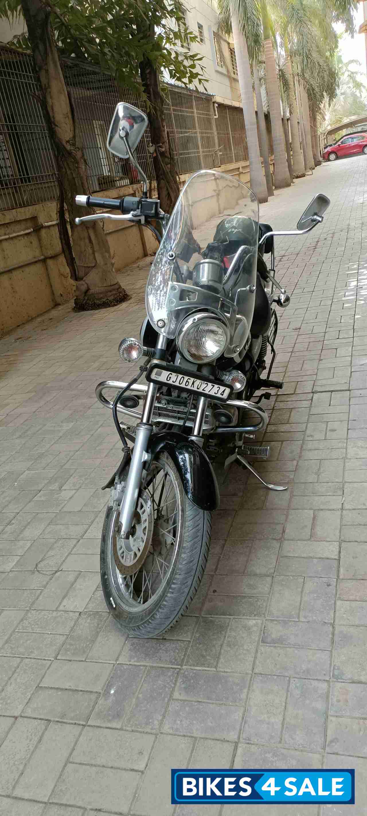 Black, Chrome Bajaj Avenger Cruise 220