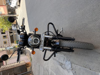 White Royal Enfield Thunderbird X 350