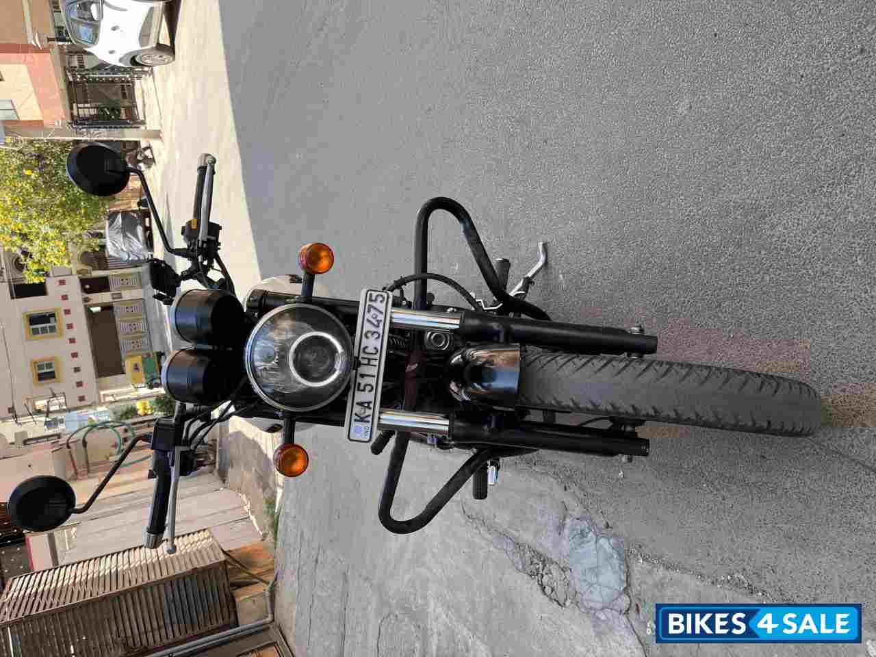 White Royal Enfield Thunderbird X 350