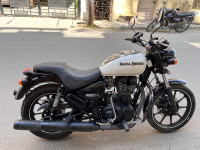 White Royal Enfield Thunderbird X 350