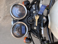 White Royal Enfield Thunderbird X 350