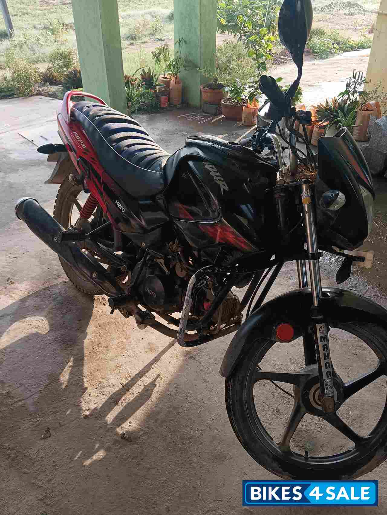 Black And Red Hero Glamour 125