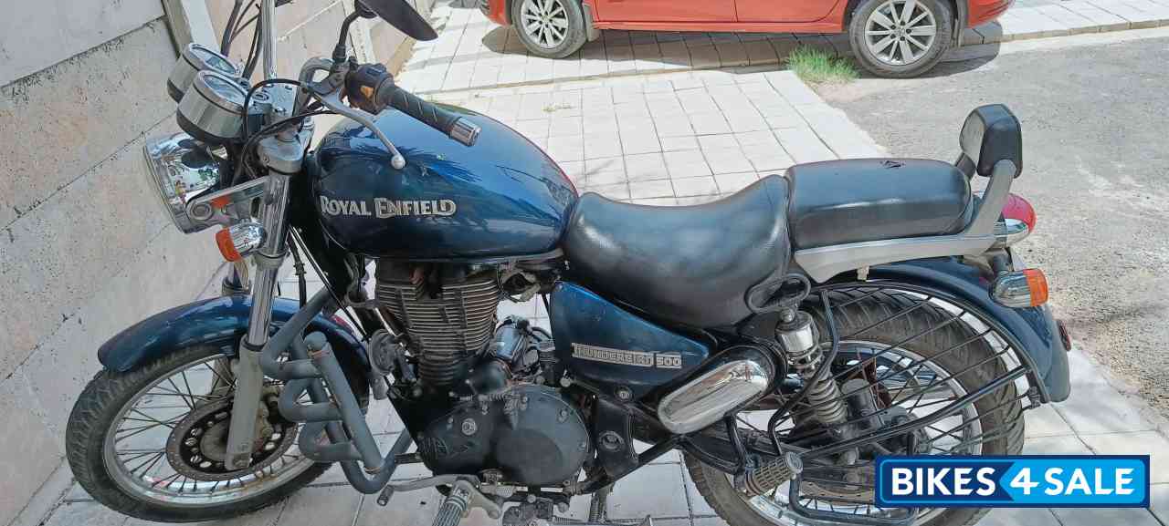 Blue Royal Enfield Thunderbird 500 Blue Royal Enfield Thunderbird 500