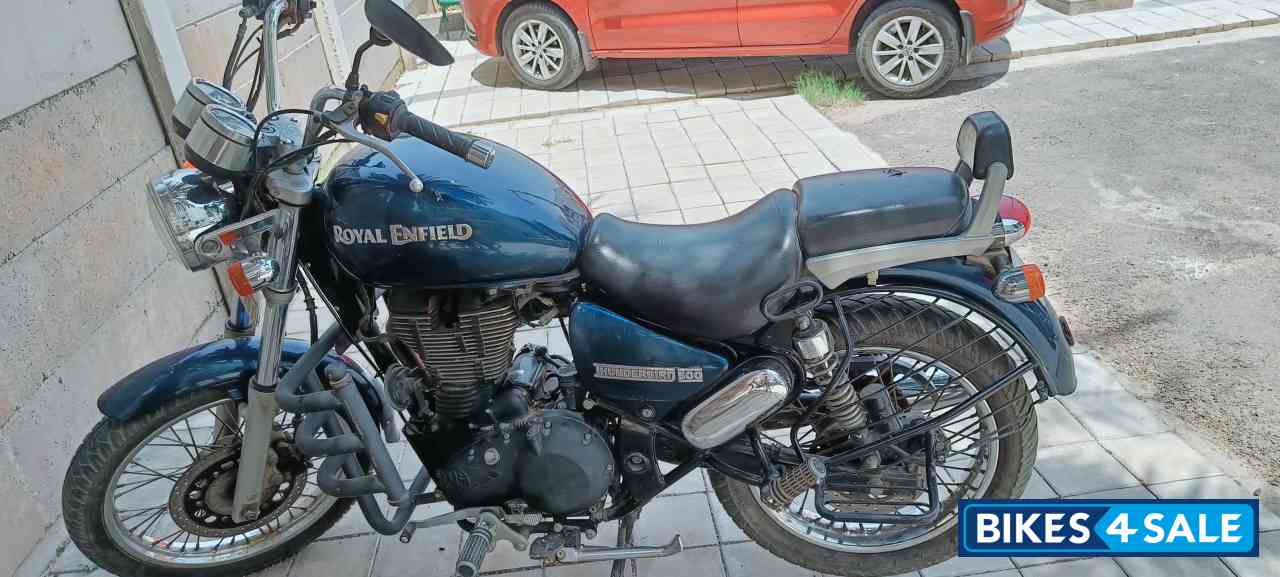 Blue Royal Enfield Thunderbird 500 Blue Royal Enfield Thunderbird 500