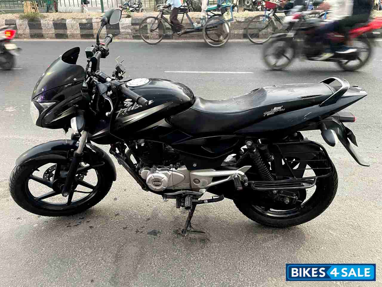 Black Bajaj Pulsar 150 DTSi