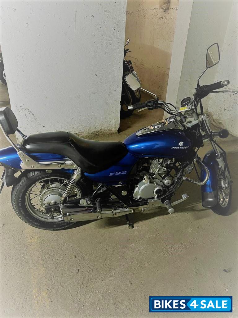 Bajaj Avenger 200 DTS-i