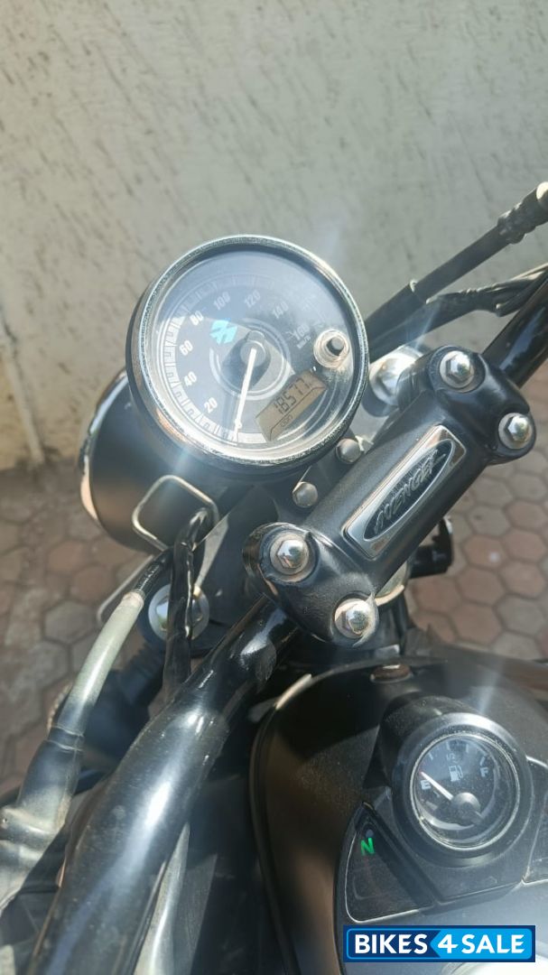 Matte Black Bajaj Avenger Street 220 BS6