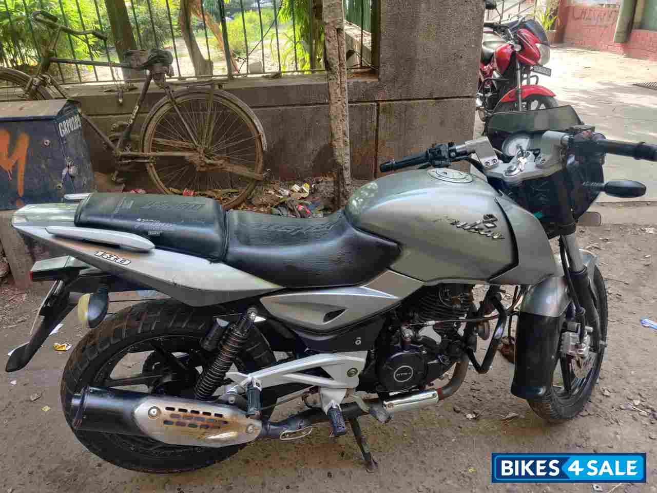 Grey Bajaj Pulsar 180