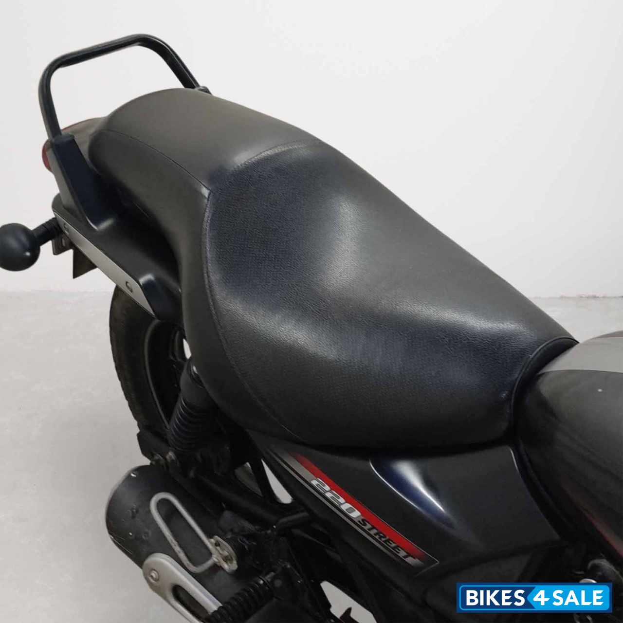 Bajaj Avenger Street 220