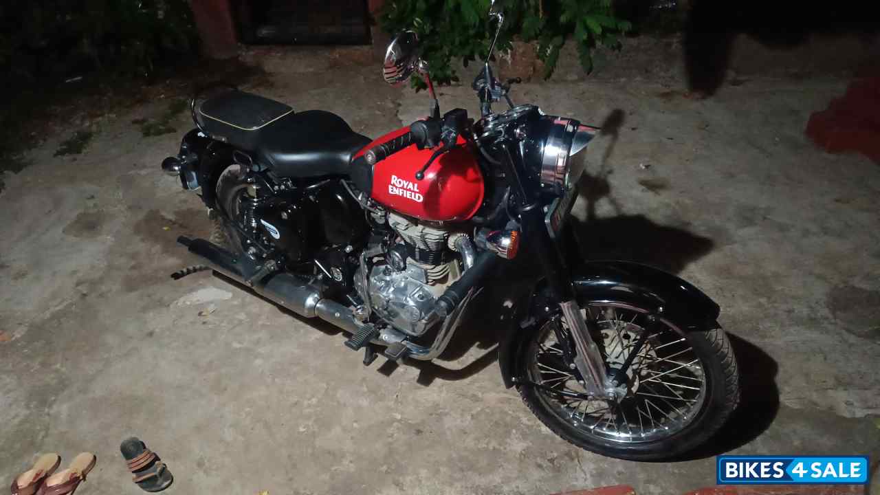 Red Royal Enfield Classic 350 Redditch Red