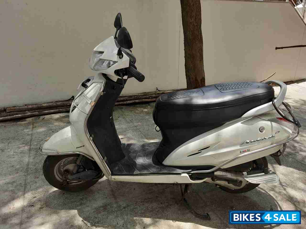 White Honda Activa 3G