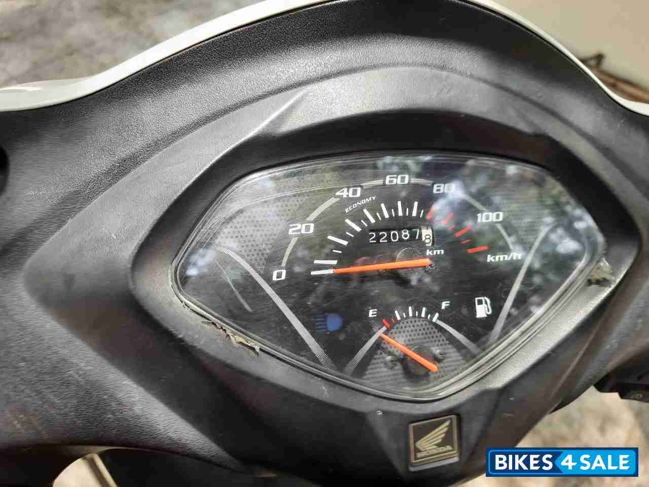 White Honda Activa 3G