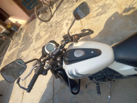 Bajaj Avenger Street 220
