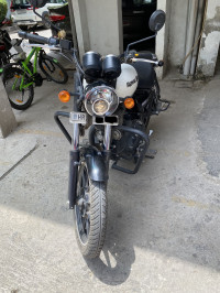 White Royal Enfield Thunderbird X 350