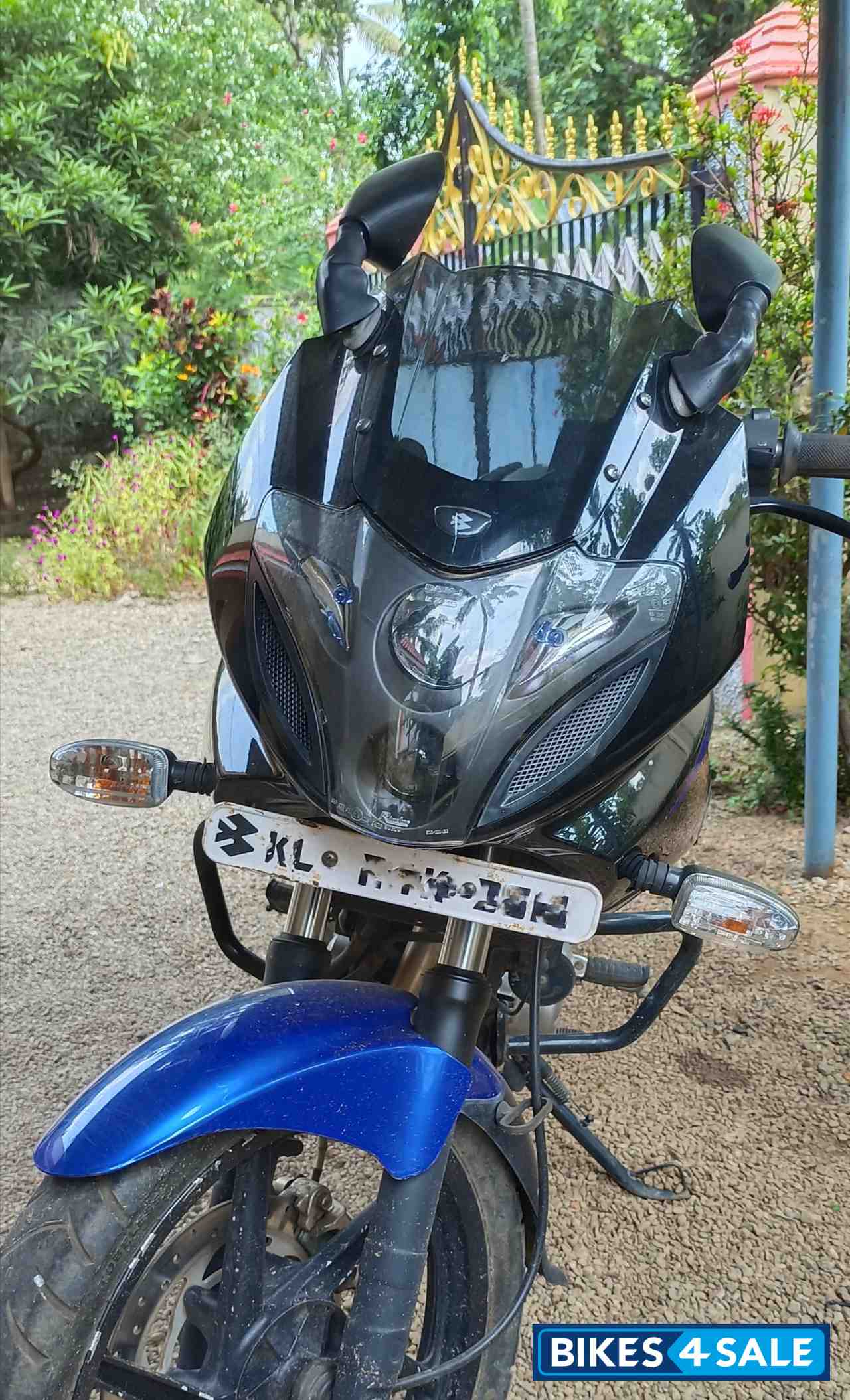 Bajaj Pulsar 220 DTSFi