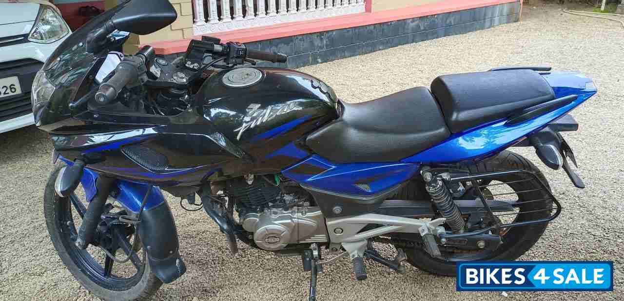 Bajaj Pulsar 220 DTSFi