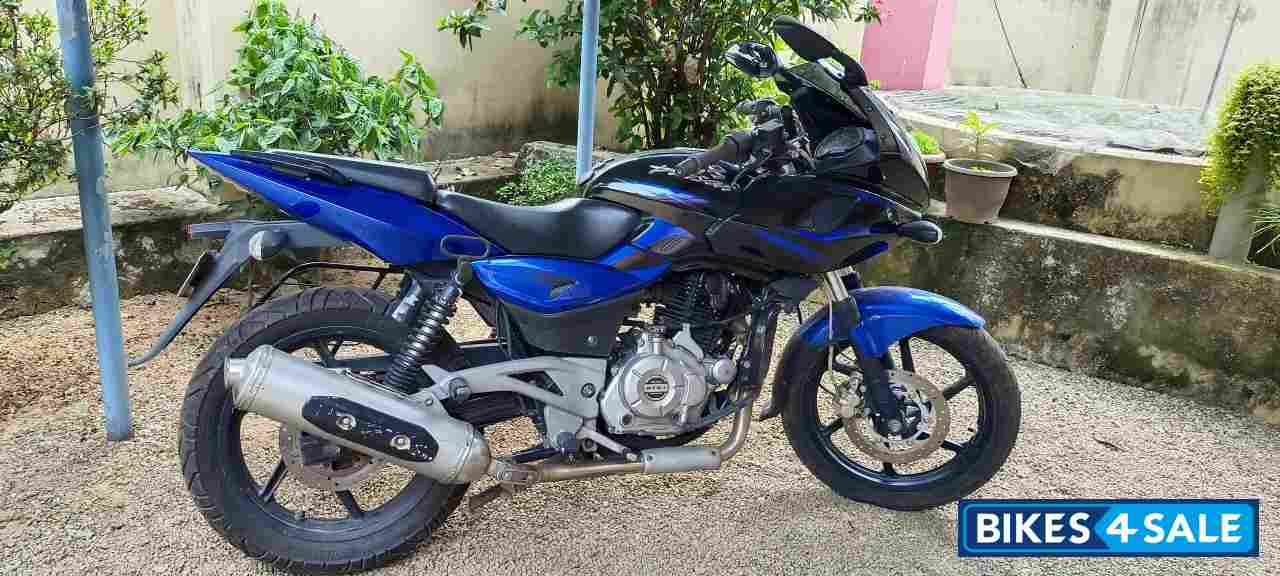 Bajaj Pulsar 220 DTSFi