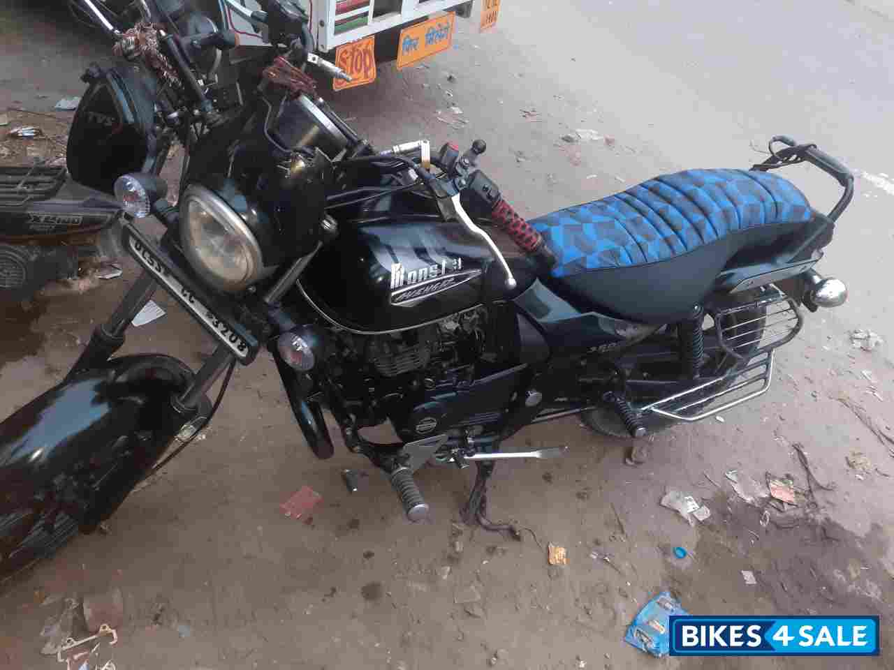 Bajaj Avenger Street 180