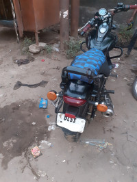 Bajaj Avenger Street 180