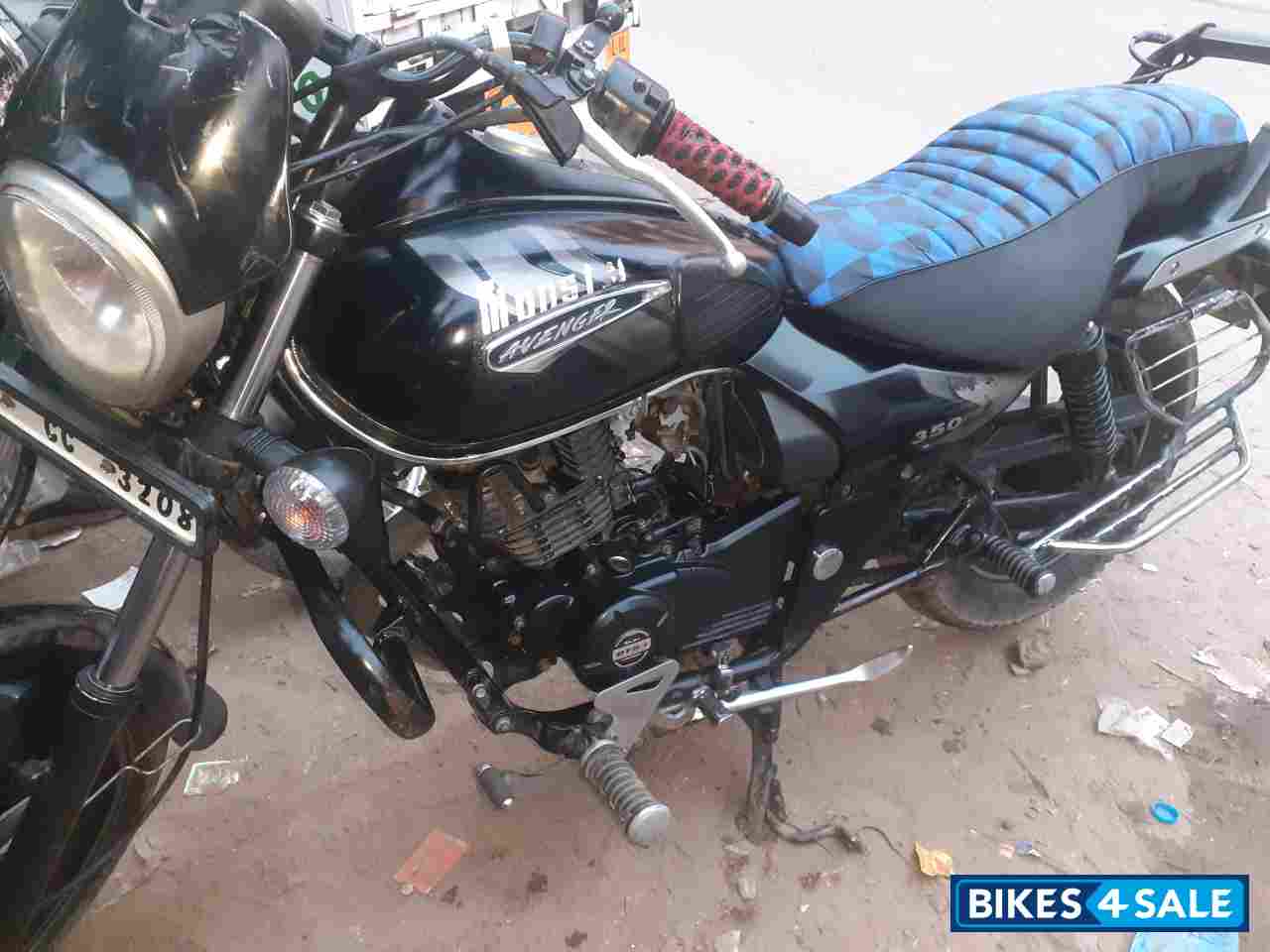 Bajaj Avenger Street 180