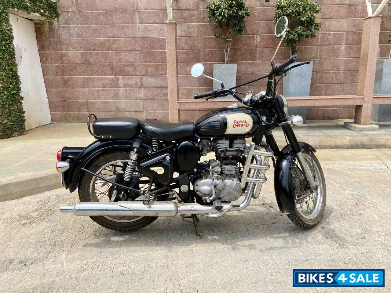 Black Royal Enfield Classic 350