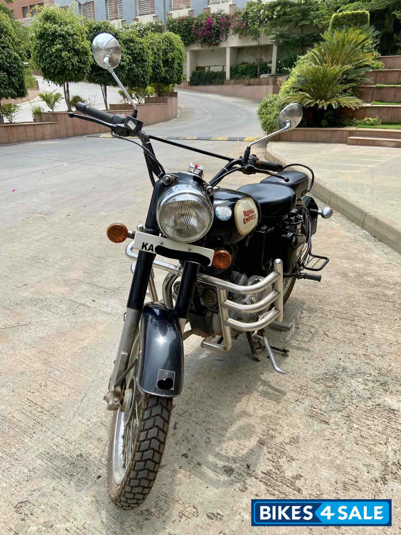 Black Royal Enfield Classic 350 Black Royal Enfield Classic 350