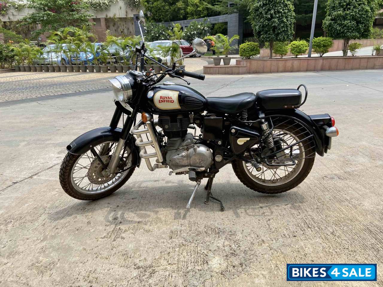 Black Royal Enfield Classic 350 Black Royal Enfield Classic 350