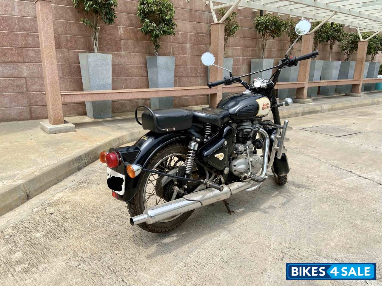 Black Royal Enfield Classic 350 Black Royal Enfield Classic 350