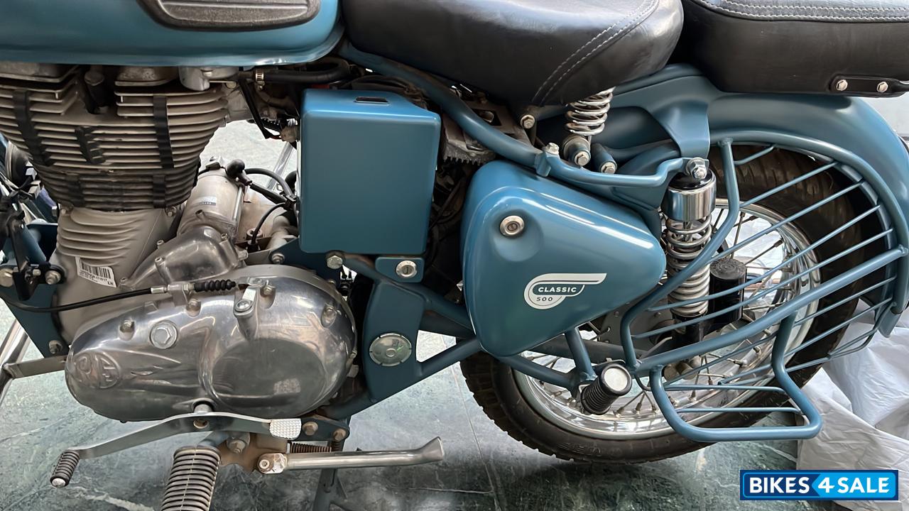Squadron Blue Royal Enfield Classic Squadron Blue