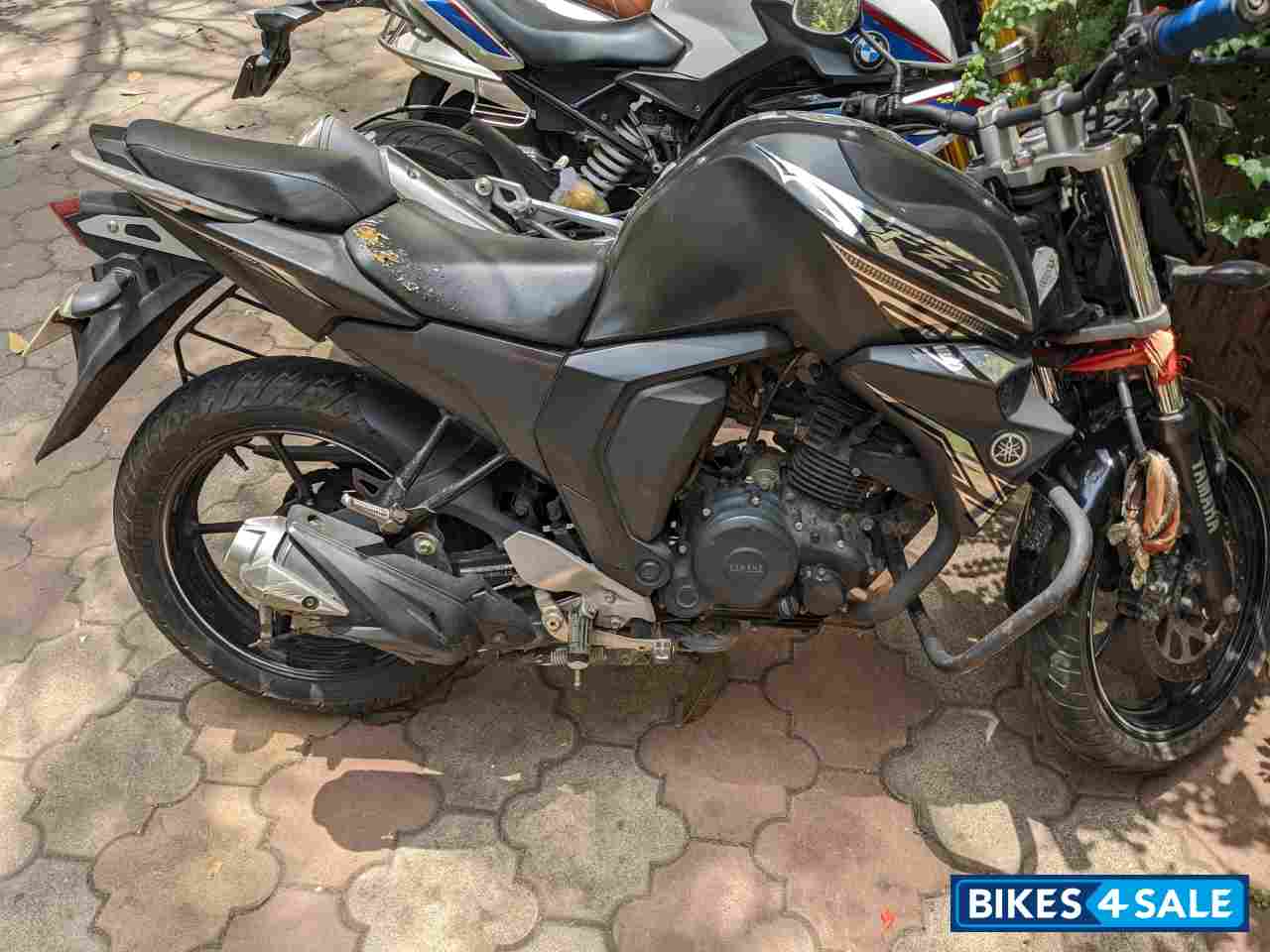 Dark Knight Edition Yamaha FZ-S Dark Knight Edition Yamaha FZ-S