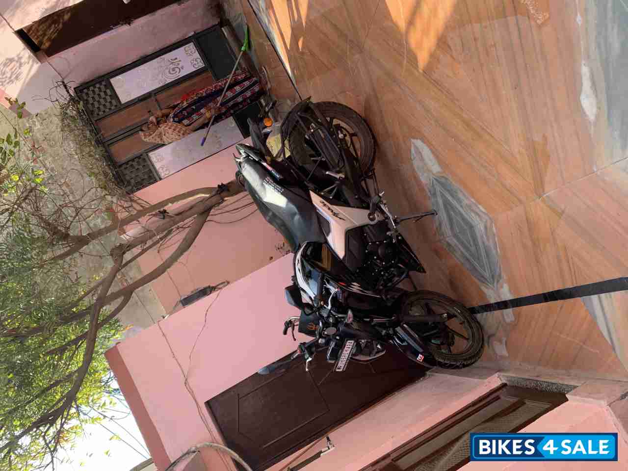 TVS Apache RTR 160 4V