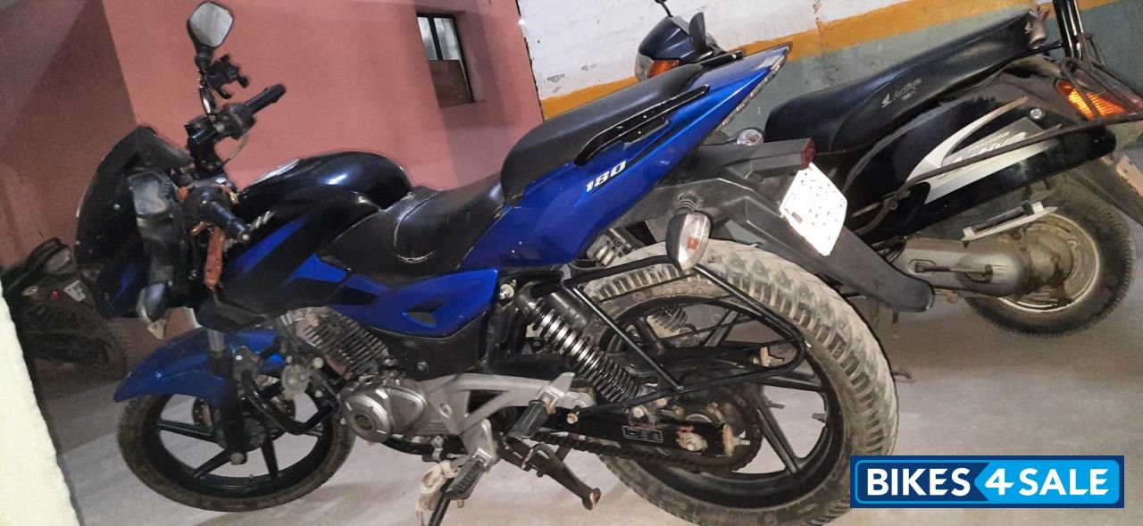 Bajaj Pulsar 180