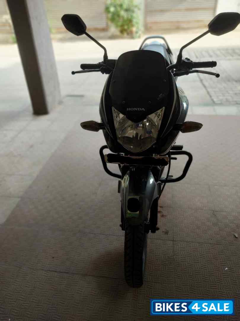 Black Honda CBF Stunner Black Honda CBF Stunner