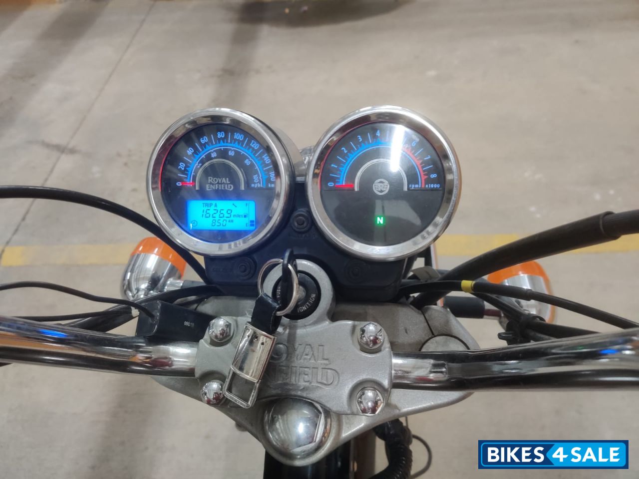 Lightening Royal Enfield Thunderbird 350 Lightening Royal Enfield Thunderbird 350