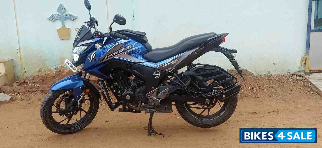 Athletic Blue Metallic Honda CB Hornet 160R