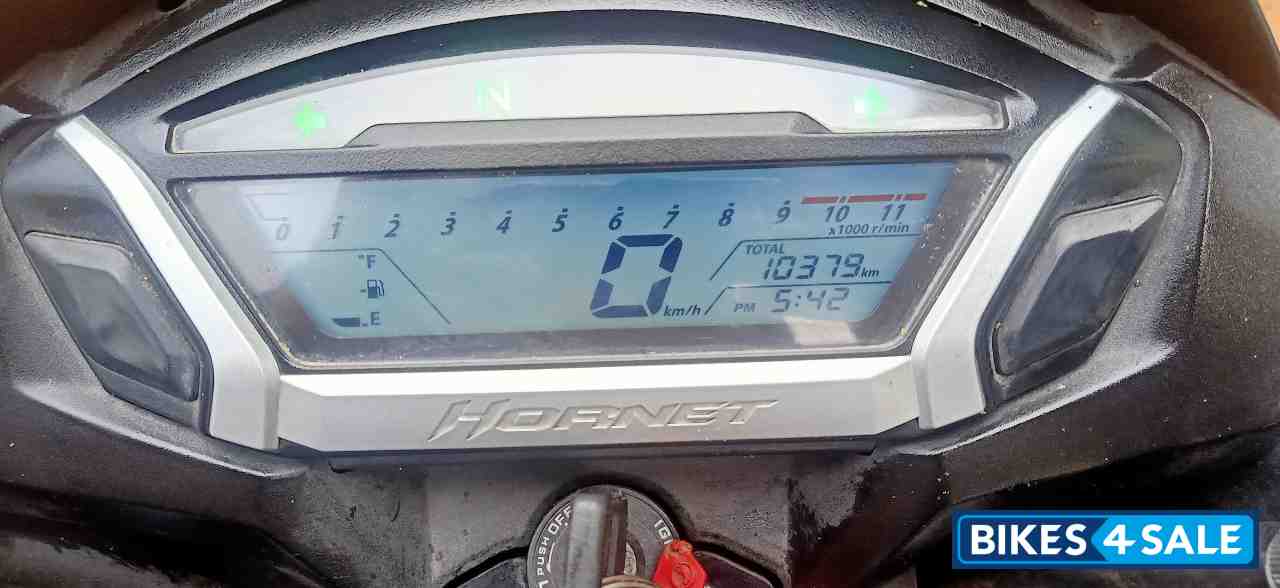 Athletic Blue Metallic Honda CB Hornet 160R