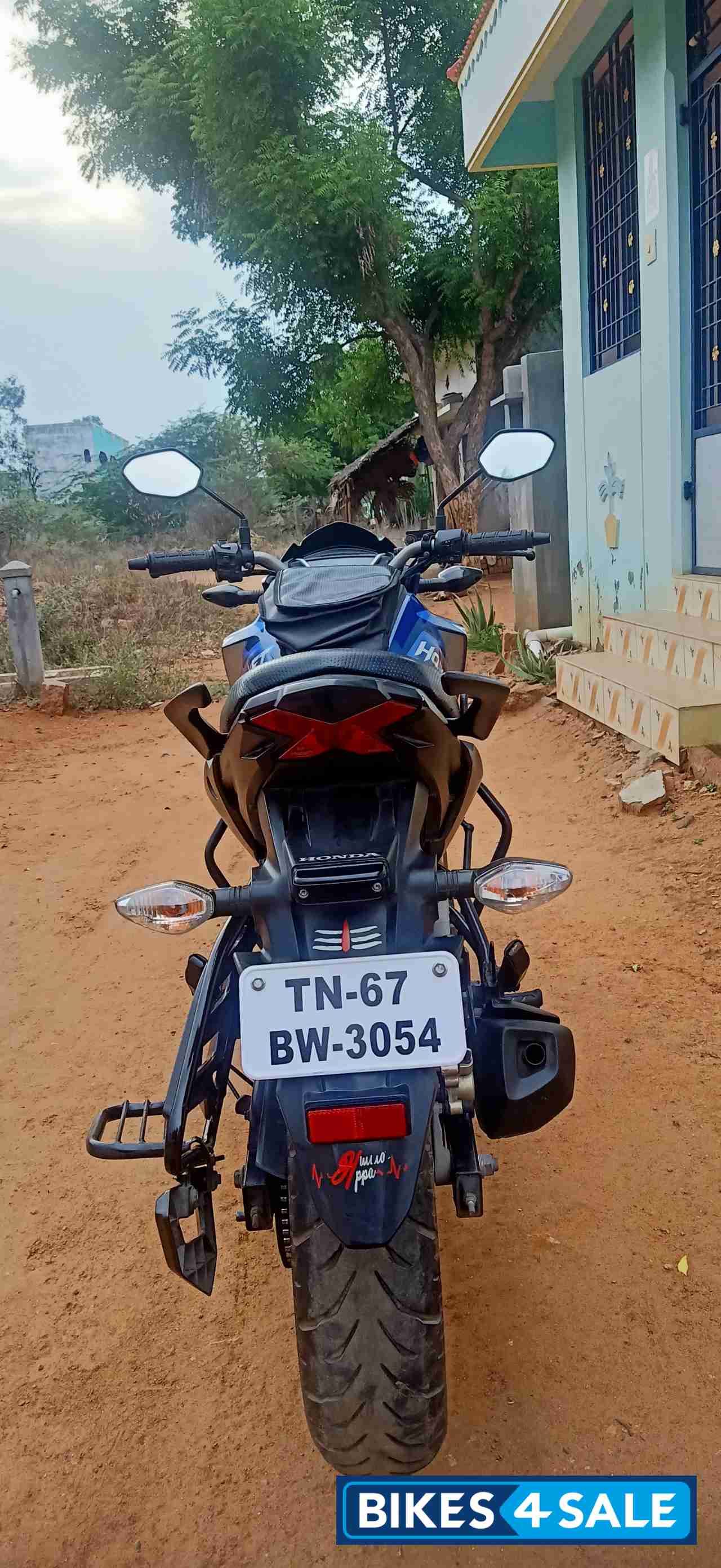 Athletic Blue Metallic Honda CB Hornet 160R