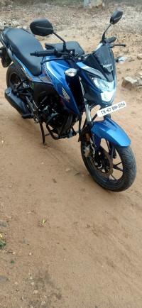 Athletic Blue Metallic Honda CB Hornet 160R
