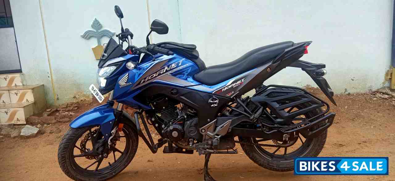 Athletic Blue Metallic Honda CB Hornet 160R