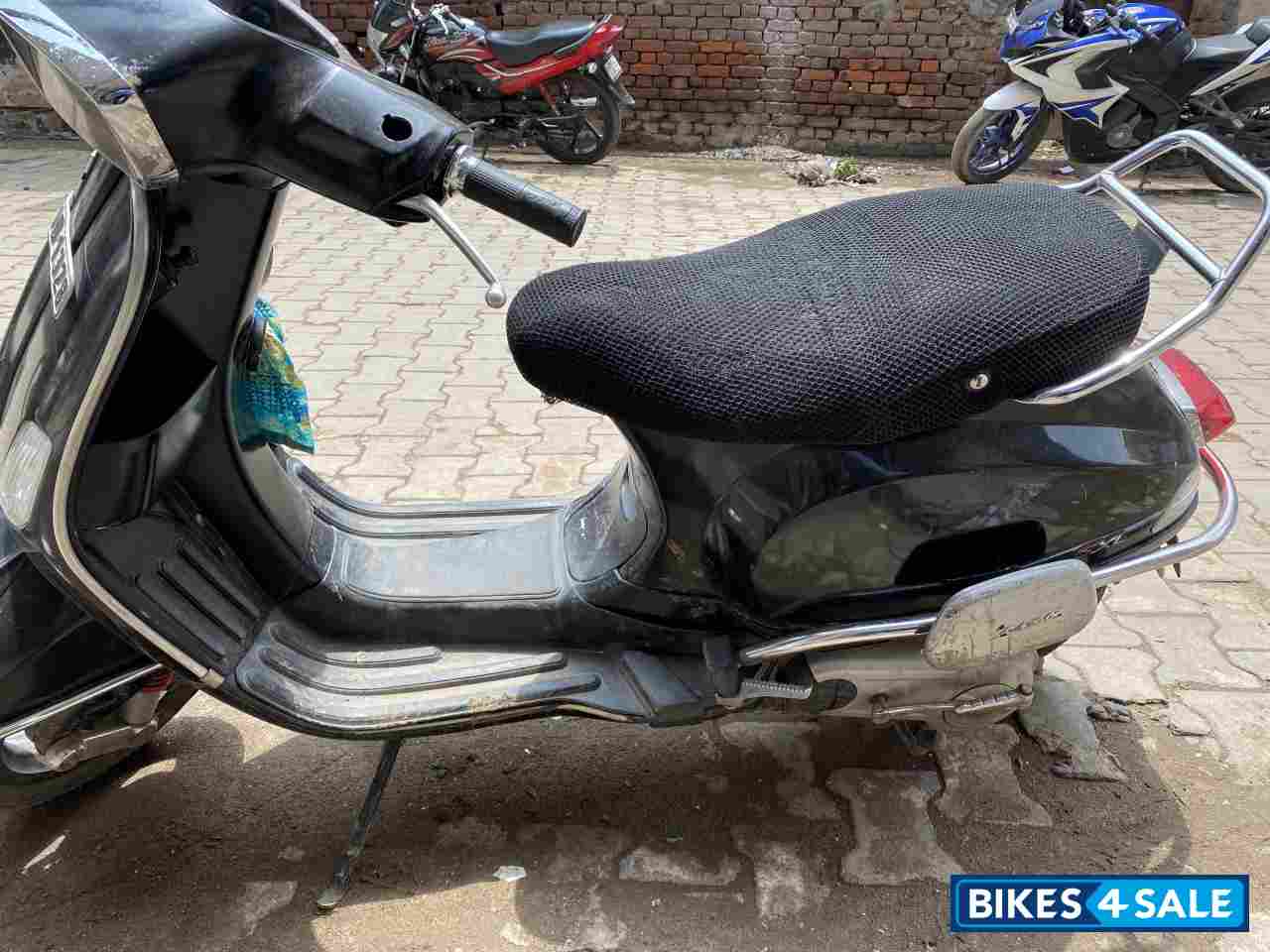 Matt Black Bajaj  Vespa sxl 125