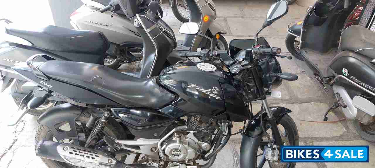 Black Bajaj Pulsar 150 DTSi