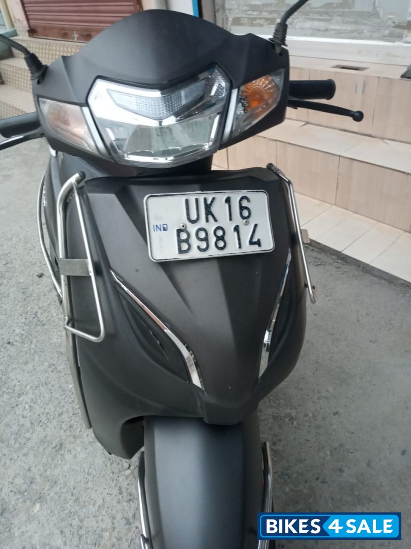 Mett Black Honda Activa 5G