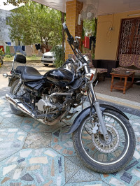 Black Bajaj Avenger 200 DTS-i