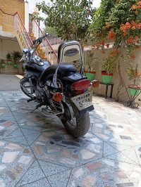 Black Bajaj Avenger 200 DTS-i