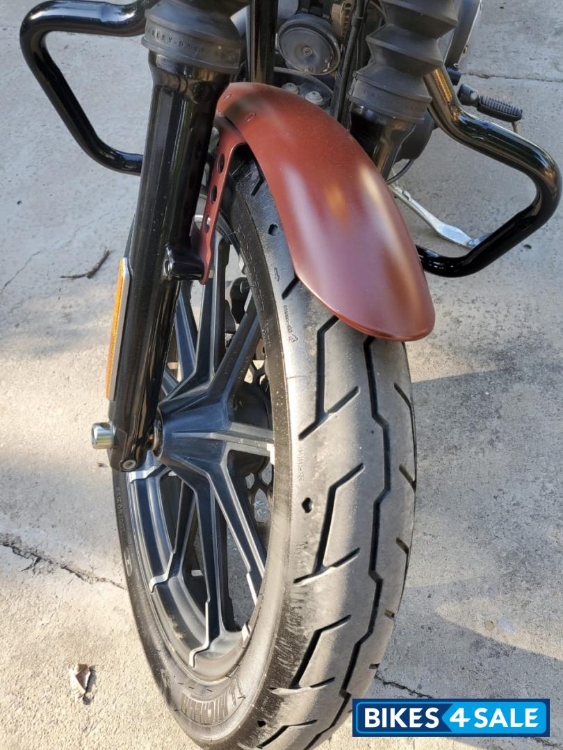 Brown Harley Davidson Iron 883