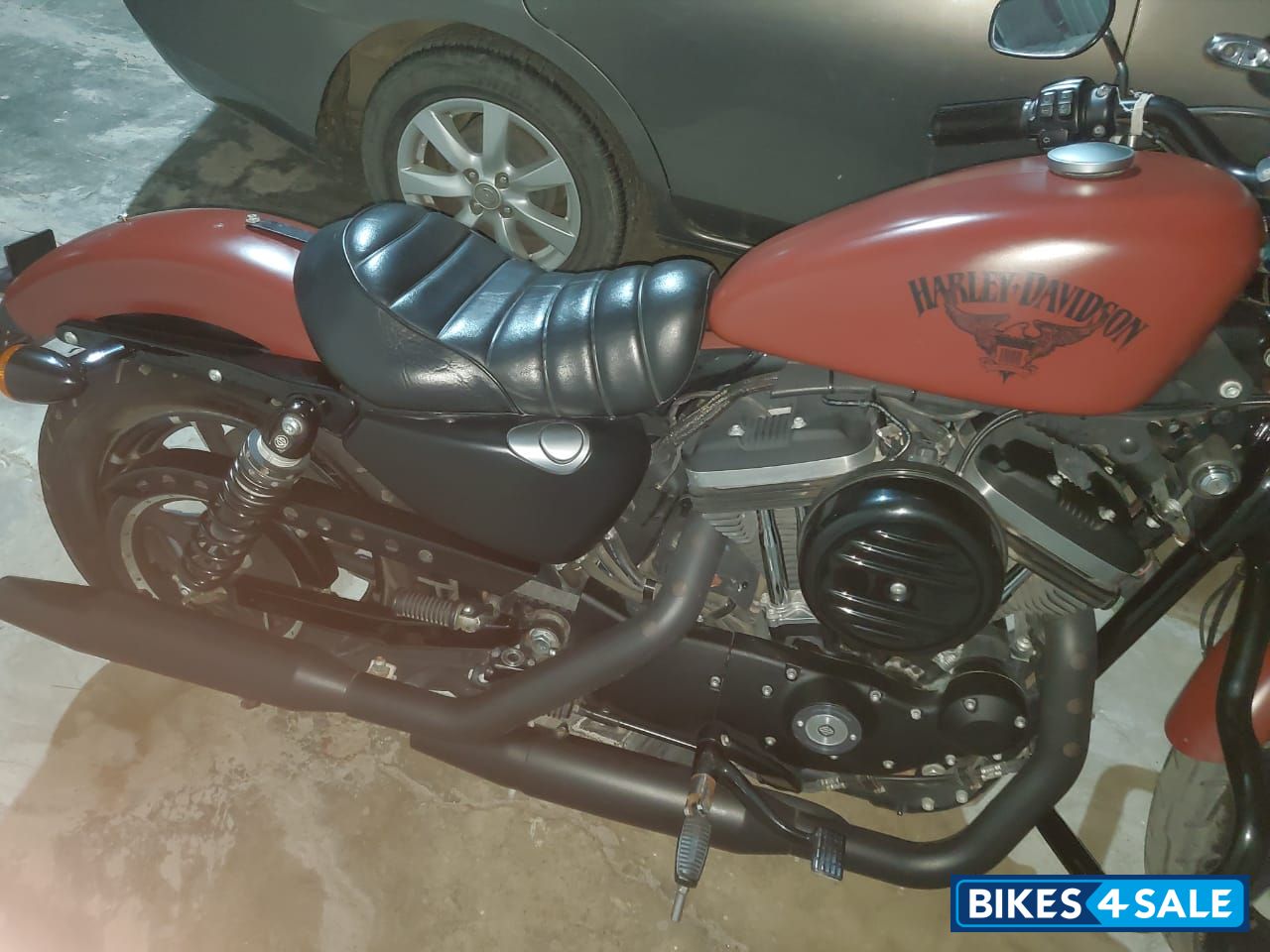 Brown Harley Davidson Iron 883