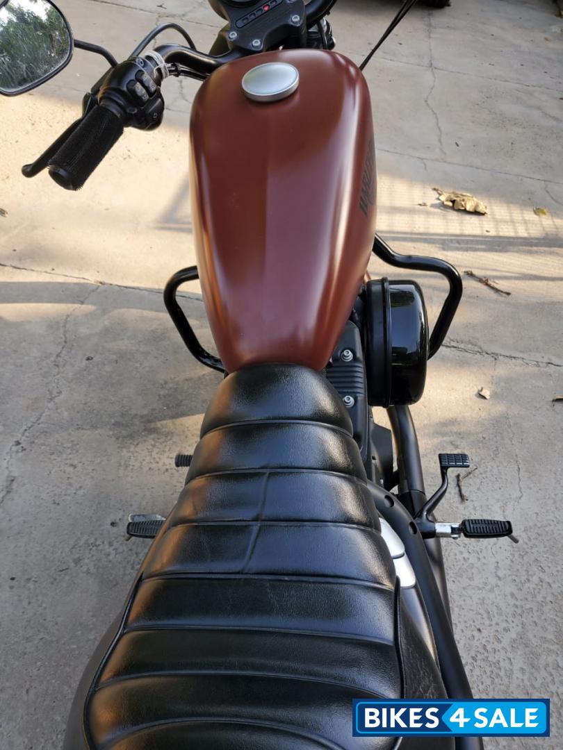 Brown Harley Davidson Iron 883