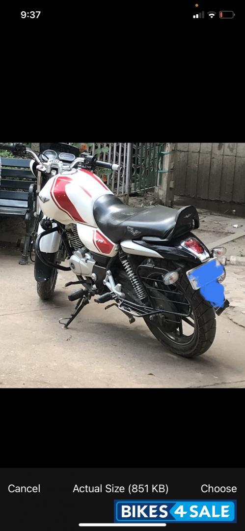 Bajaj V15
