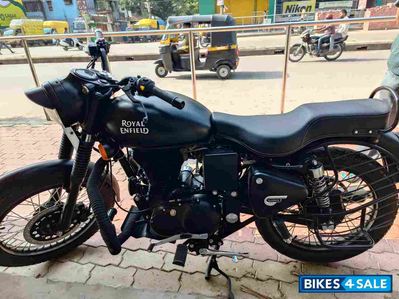 Matt Black Royal Enfield Bullet Electra Twinspark