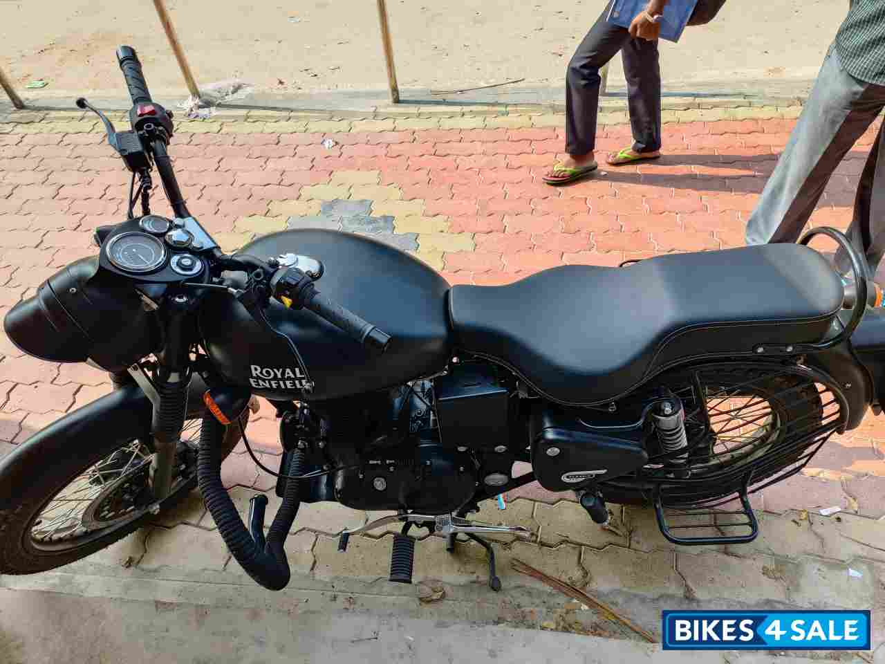 Matt Black Royal Enfield Bullet Electra Twinspark